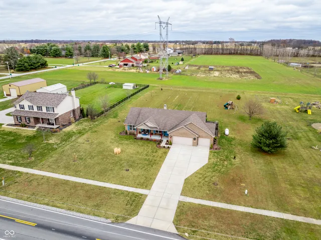 $450,000 | 5923 North County Road 100 East, Pittsboro, IN 46167