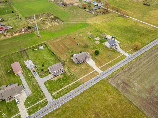 $450,000 | 5923 North County Road 100 East, Pittsboro, IN 46167