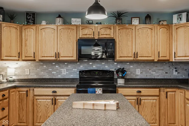 $450,000 | 5923 North County Road 100 East, Pittsboro, IN 46167