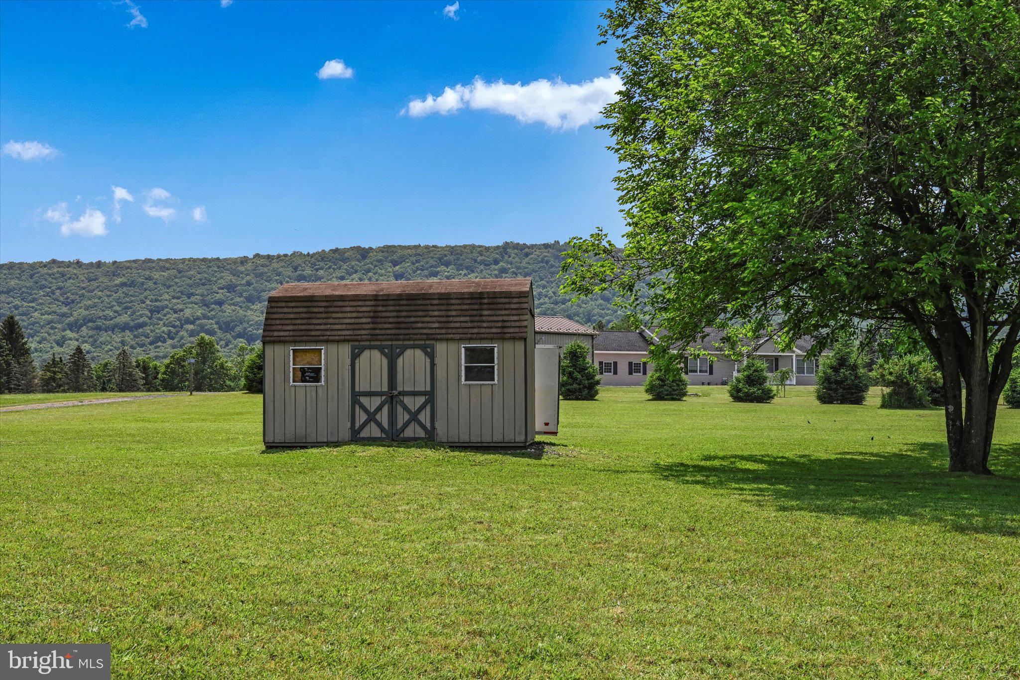490 Hill Road Hegins, PA 17938 - Photo 5 of 27