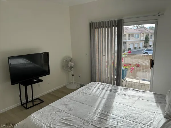 $1,555 | 251 South Green Valley Parkway, Unit 3322, Henderson, NV 89012
