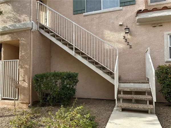 $1,555 | 251 South Green Valley Parkway, Unit 3322, Henderson, NV 89012