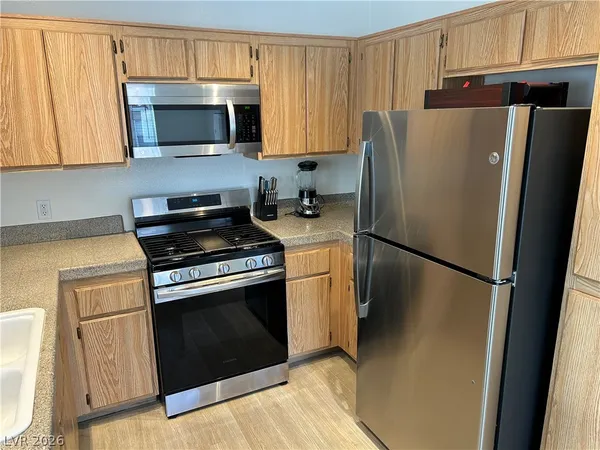 $1,555 | 251 South Green Valley Parkway, Unit 3322, Henderson, NV 89012