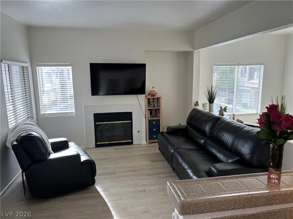 $1,555 | 251 South Green Valley Parkway, Unit 3322, Henderson, NV 89012