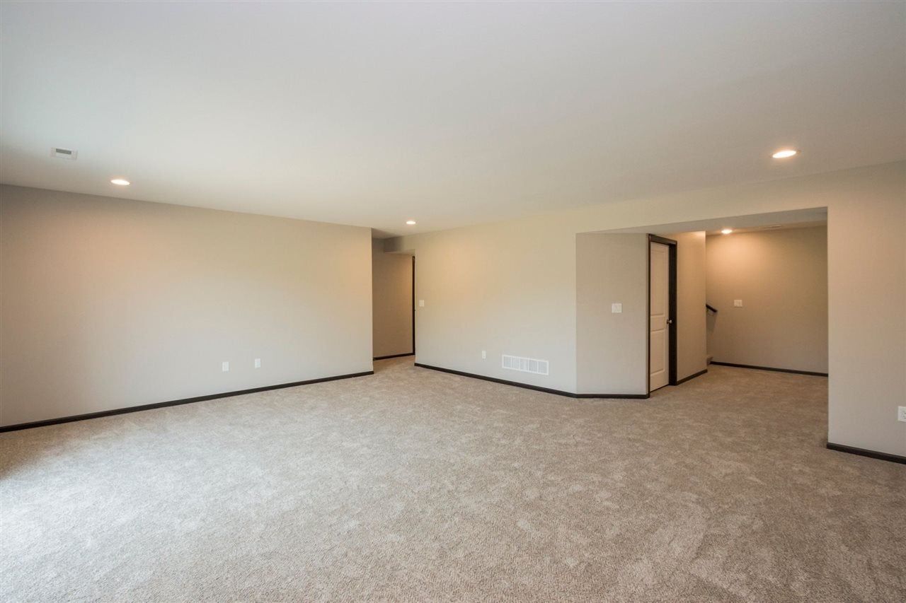 402 Ridge View Drive West Branch, IA 52358 - Photo 18 of 28 Gallery Image 18