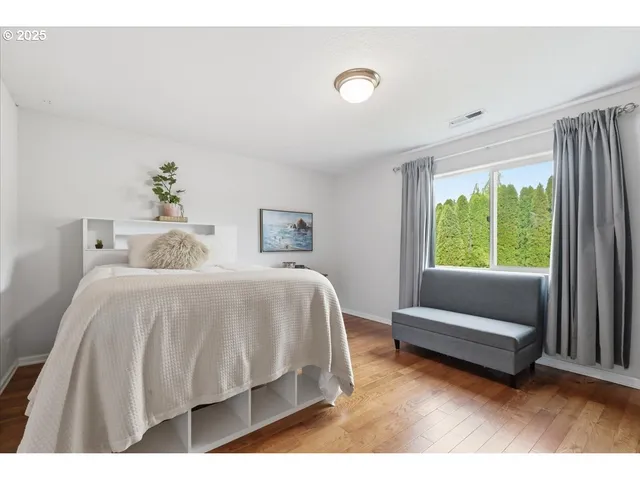 a view of an outdoor space