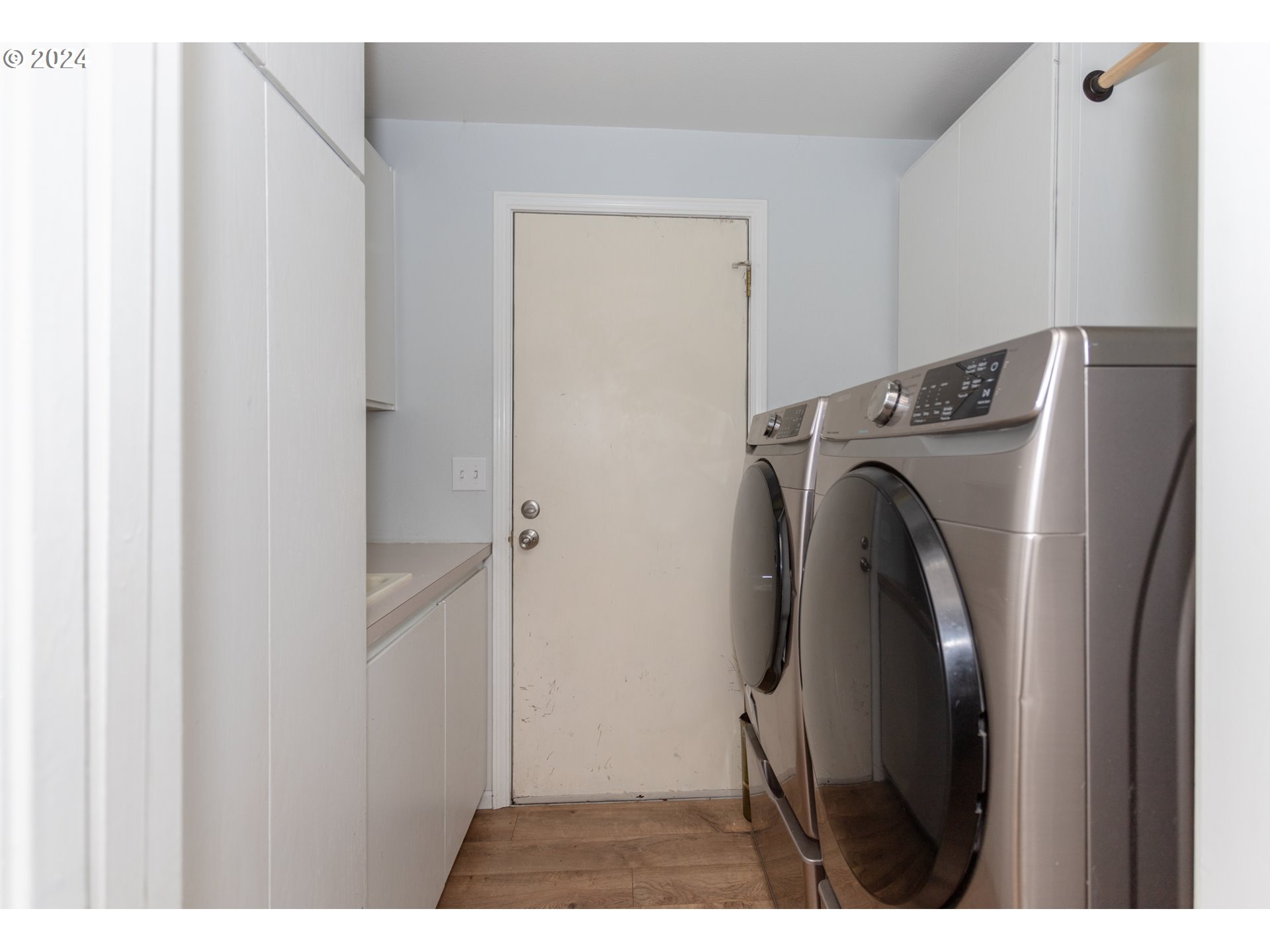 1690 Ridgley Boulevard Eugene, OR 97401 - Photo 26 of 30 a utility room with dryer and washer