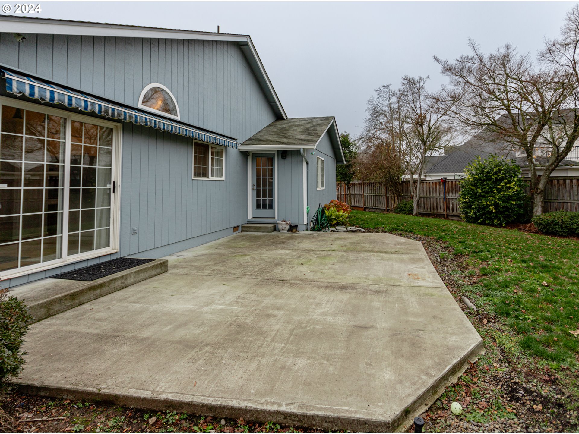 1690 Ridgley Boulevard Eugene, OR 97401 - Photo 28 of 30 a house with a outdoor space