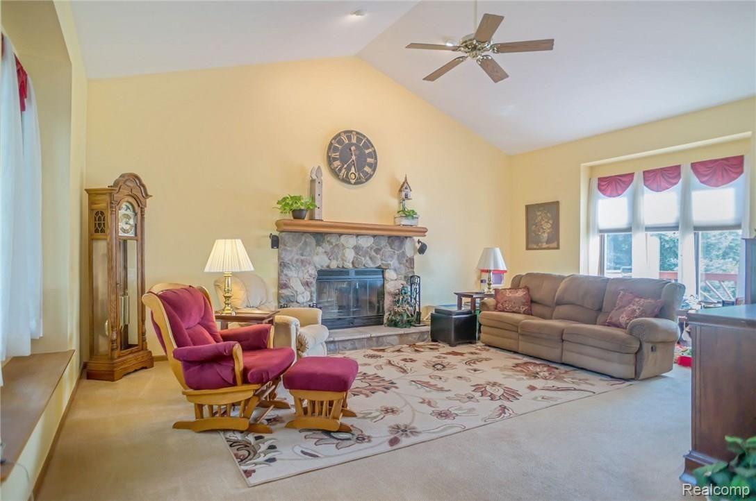 1692 Clover Ridge Drive Howell, MI 48843 - Photo 4 of 29 4.jpg