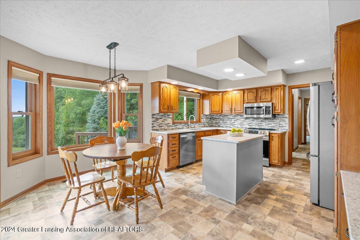 953 Barry Road Haslett, MI 48840 - Photo 22 of 65 20-Media Jett - 36