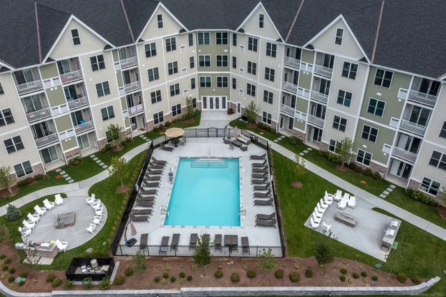 $2,800 | 48 Stony Hill Road, Unit C 313, Bethel, CT 06801