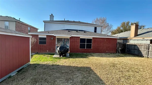 $2,200 | 111 Quail Run Drive, Seagoville, TX 75159