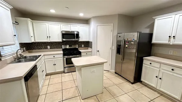 $2,200 | 111 Quail Run Drive, Seagoville, TX 75159