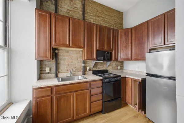 $285,000 | 74 Philip Street, Albany, NY 12202