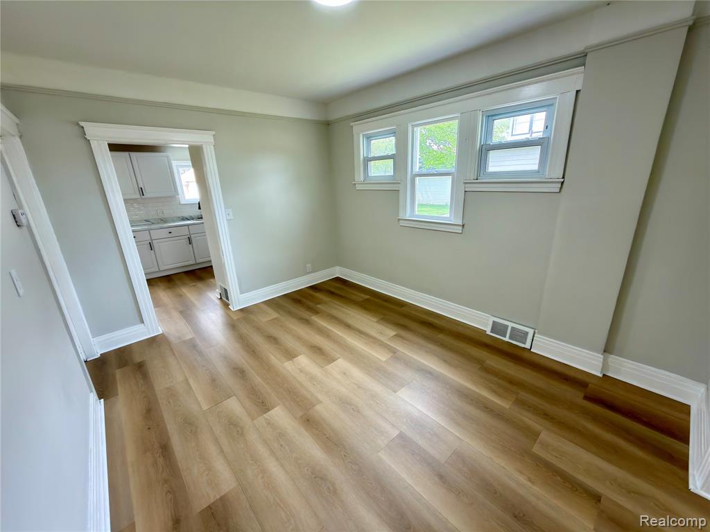 114 Pine Street River Rouge, MI 48218 - Photo 3 of 22