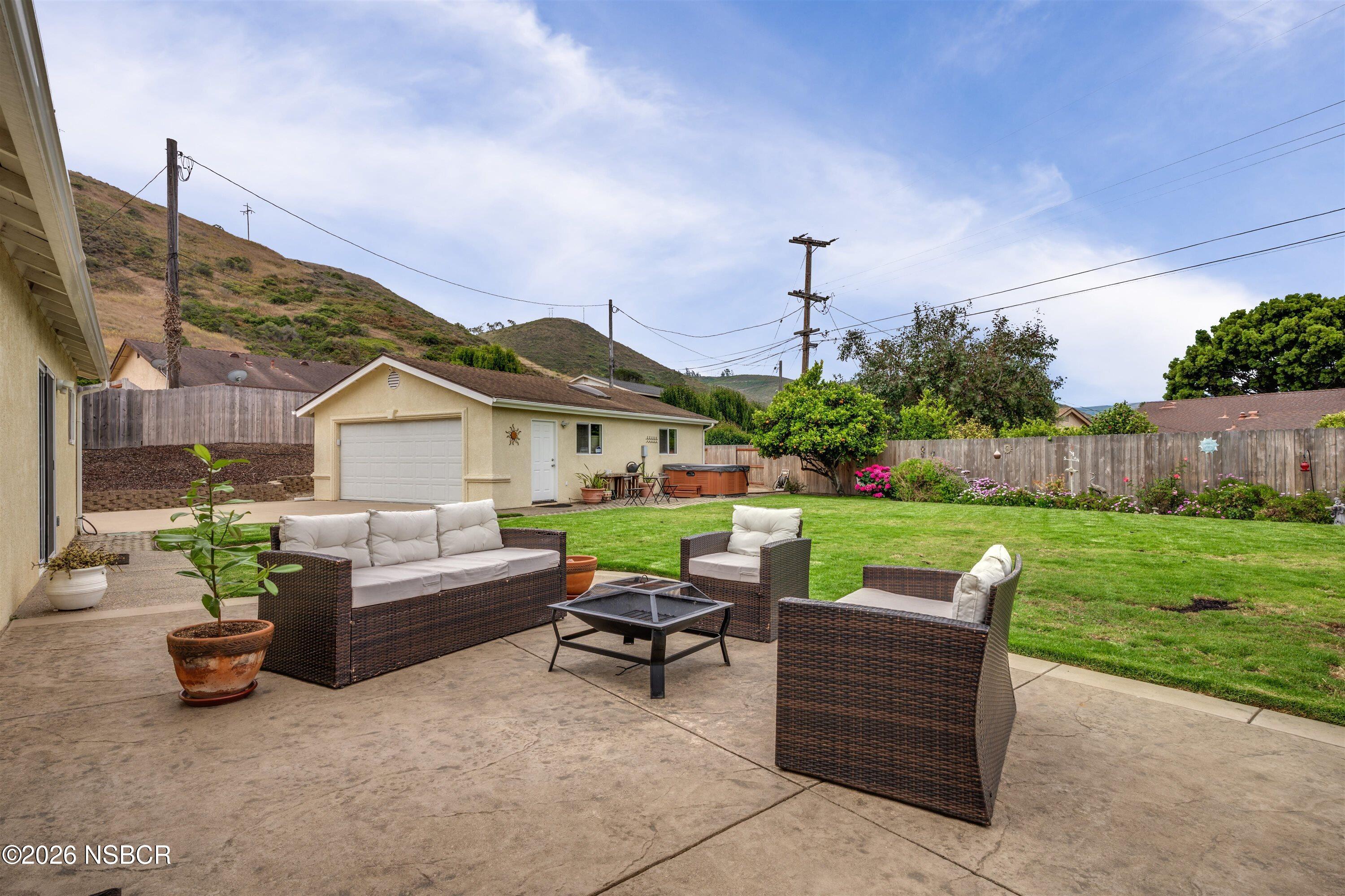 329 Amherst Place Lompoc, CA 93436 - Photo 18 of 26 25-Cavan Photo-300