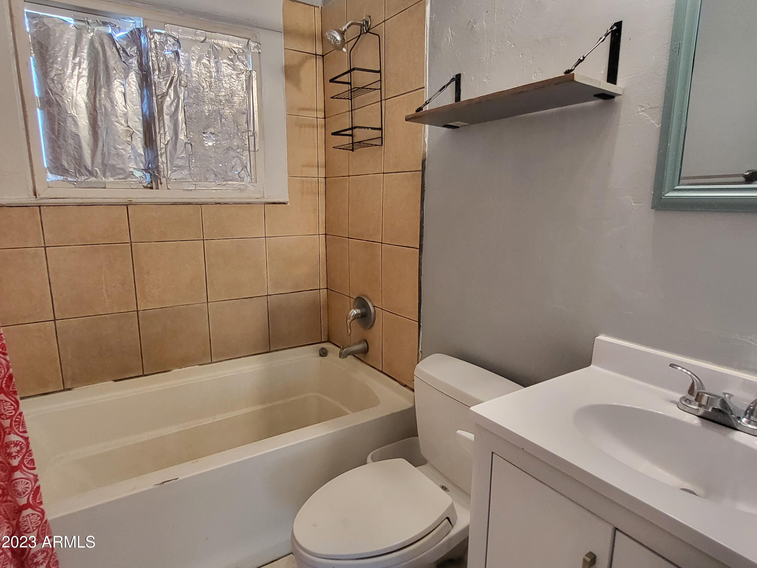1342 West Fillmore Street Phoenix, AZ 85007 - Photo 14 of 16 Hall Bathroom
