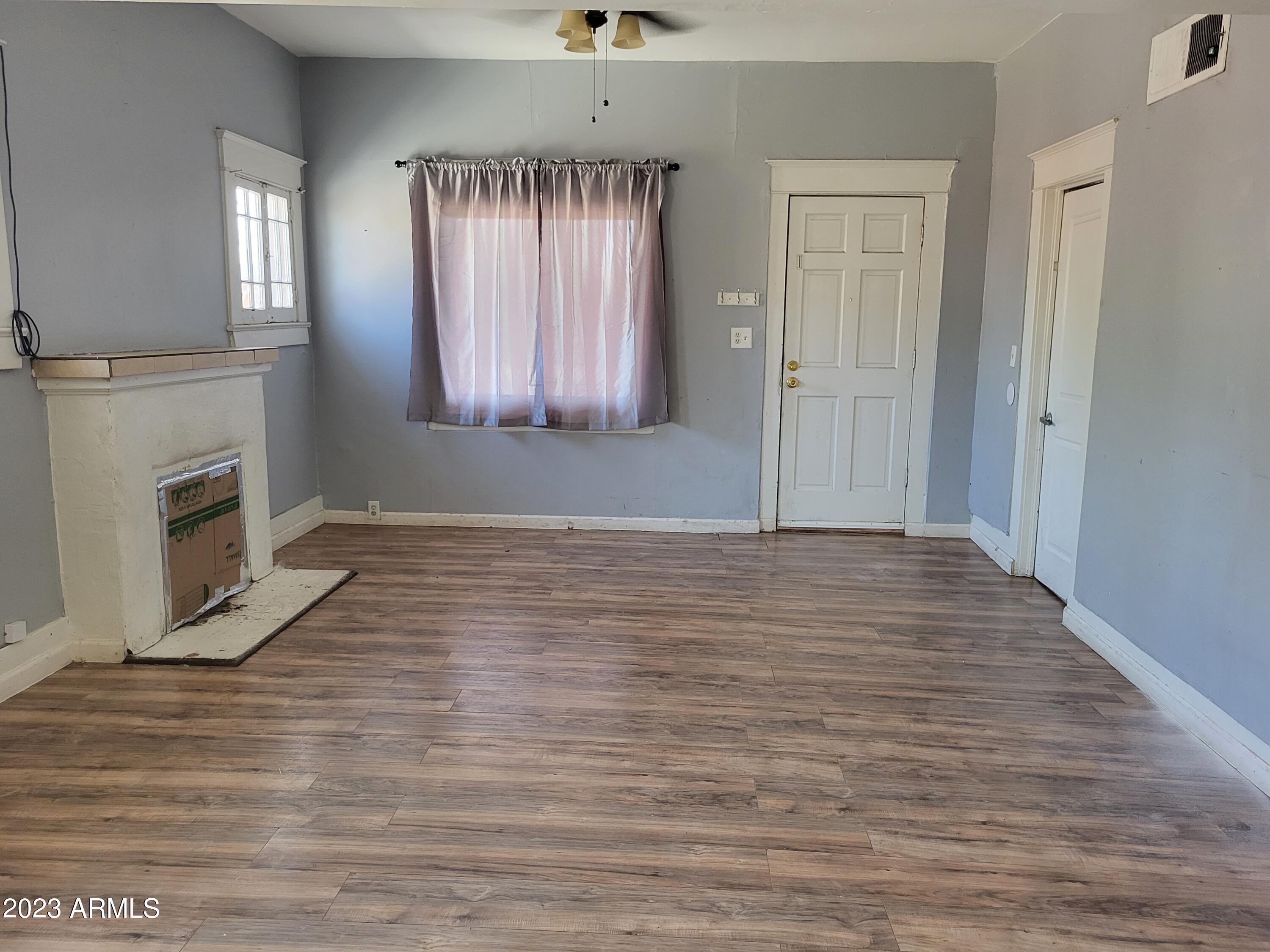 1342 West Fillmore Street Phoenix, AZ 85007 - Photo 2 of 16 Living Room