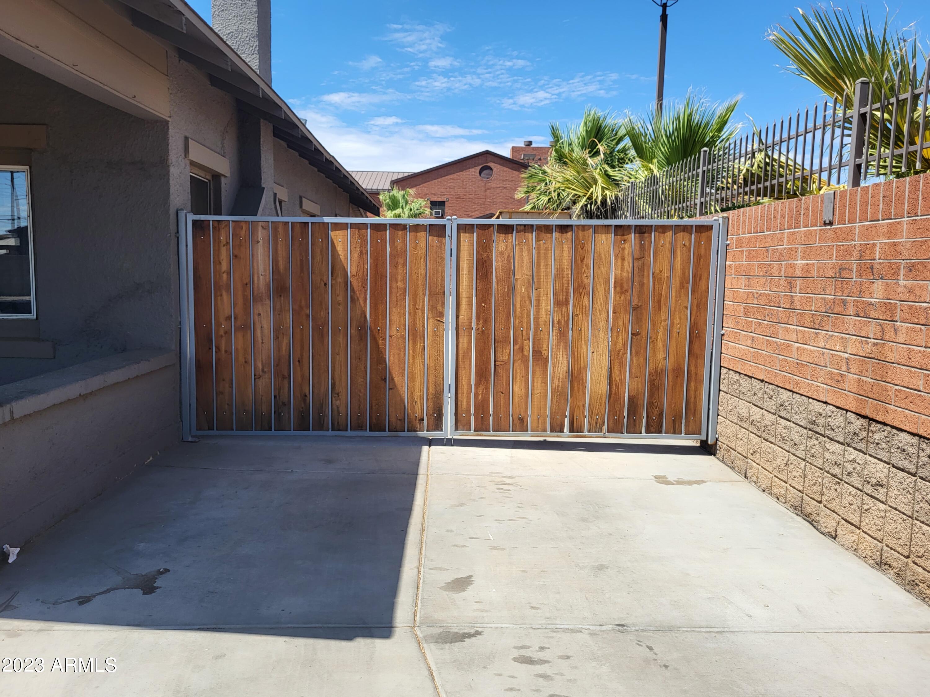 1342 West Fillmore Street Phoenix, AZ 85007 - Photo 9 of 16 RV gate