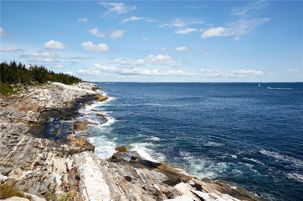 67 Cliff Road New Harbor, ME 04554 - Photo 6 of 28 Photo