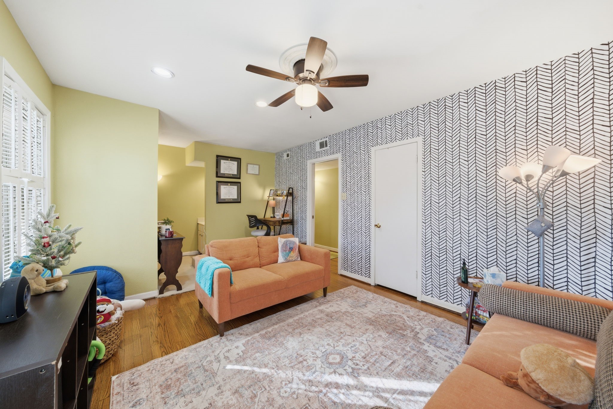 1801 Lexington Street Houston, TX 77098 - Photo 12 of 50 a living room with furniture and a large window