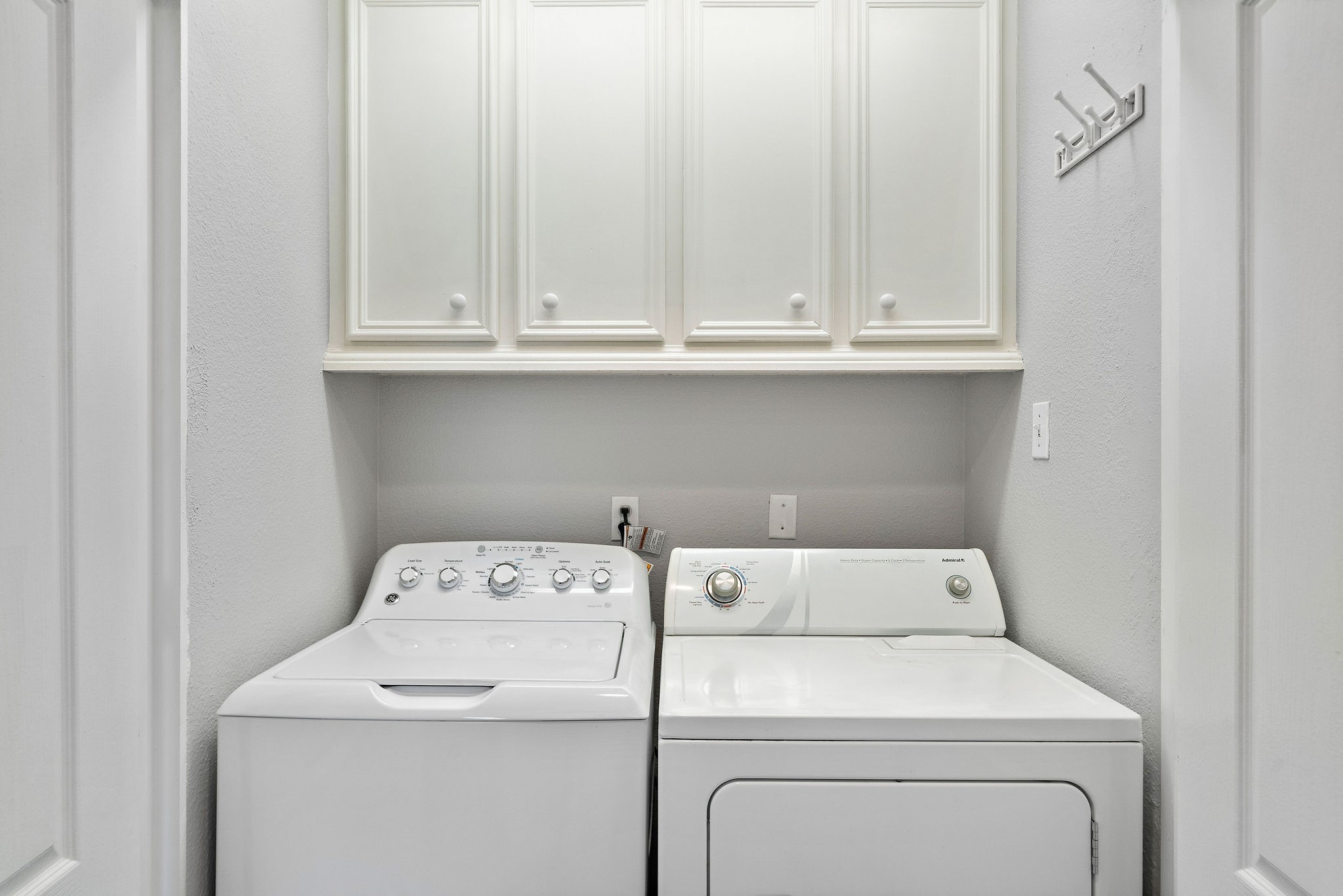 1801 Lexington Street Houston, TX 77098 - Photo 36 of 50 a utility room with dryer and washer