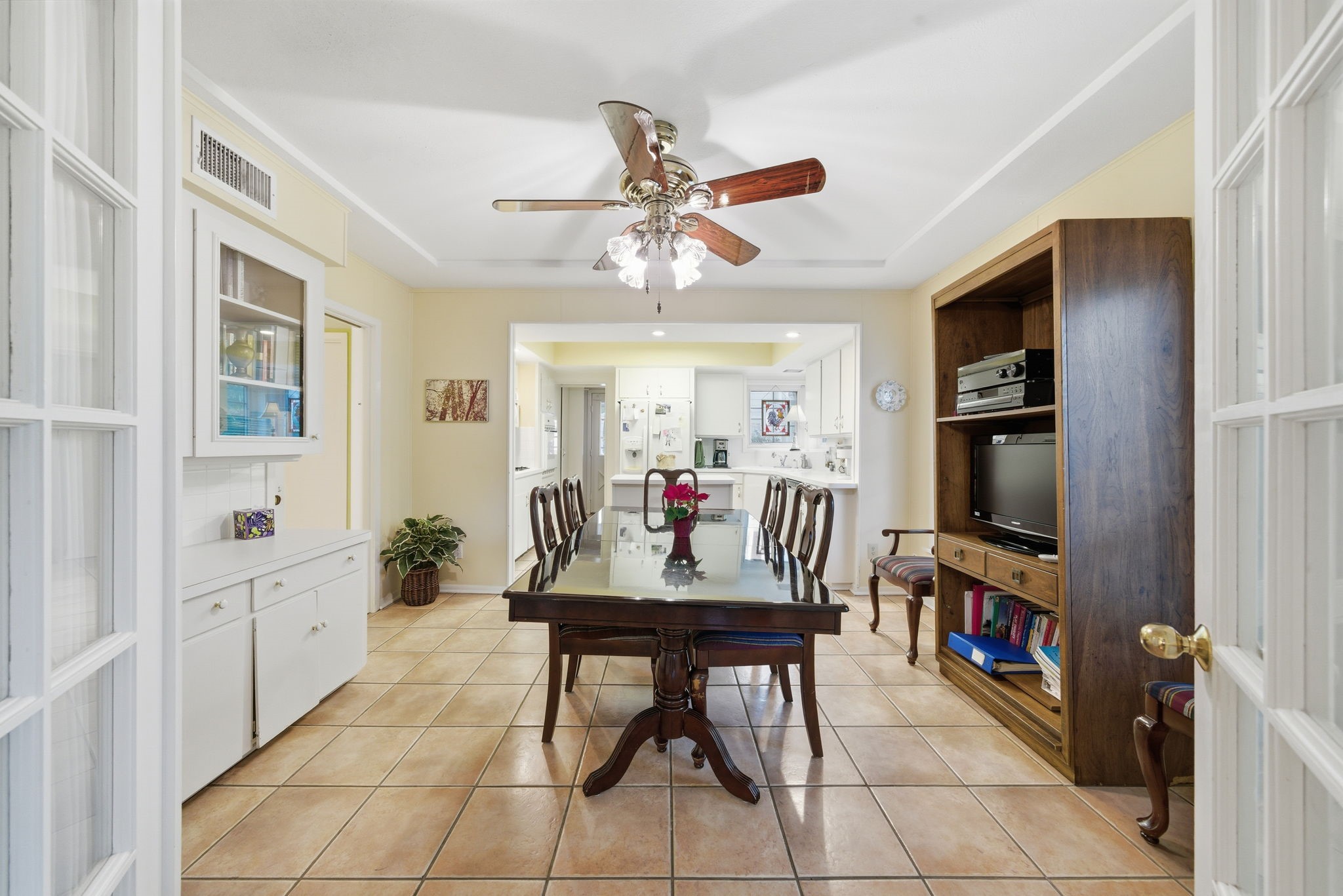 1801 Lexington Street Houston, TX 77098 - Photo 8 of 50 a living room with furniture a rug and a window