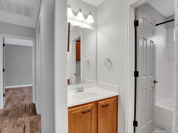 $3,200 | 7654 Eagle Ledge, San Antonio, TX 78249