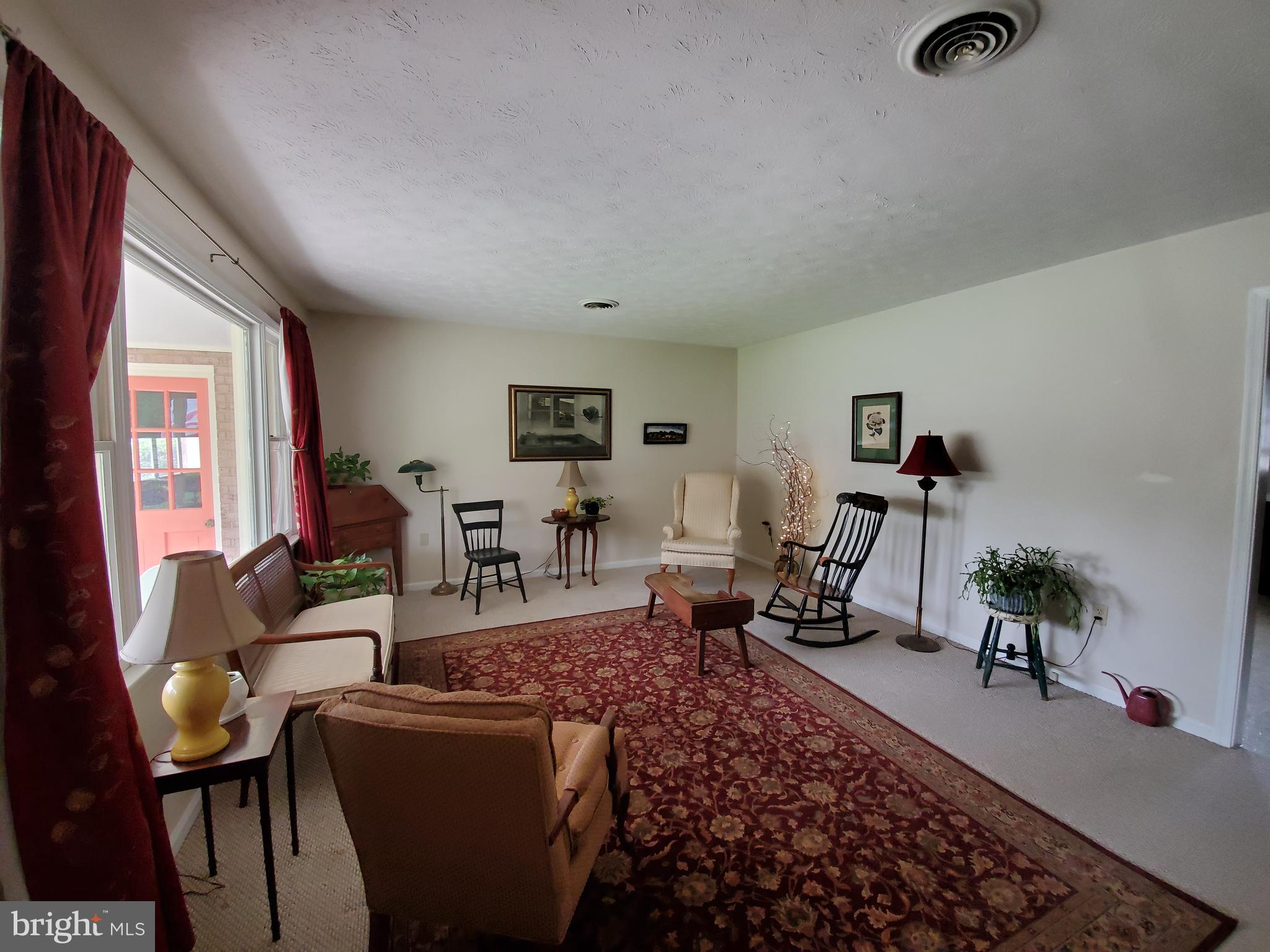 134 Russelcroft Road Winchester, VA 22601 - Photo 14 of 35 Living Room