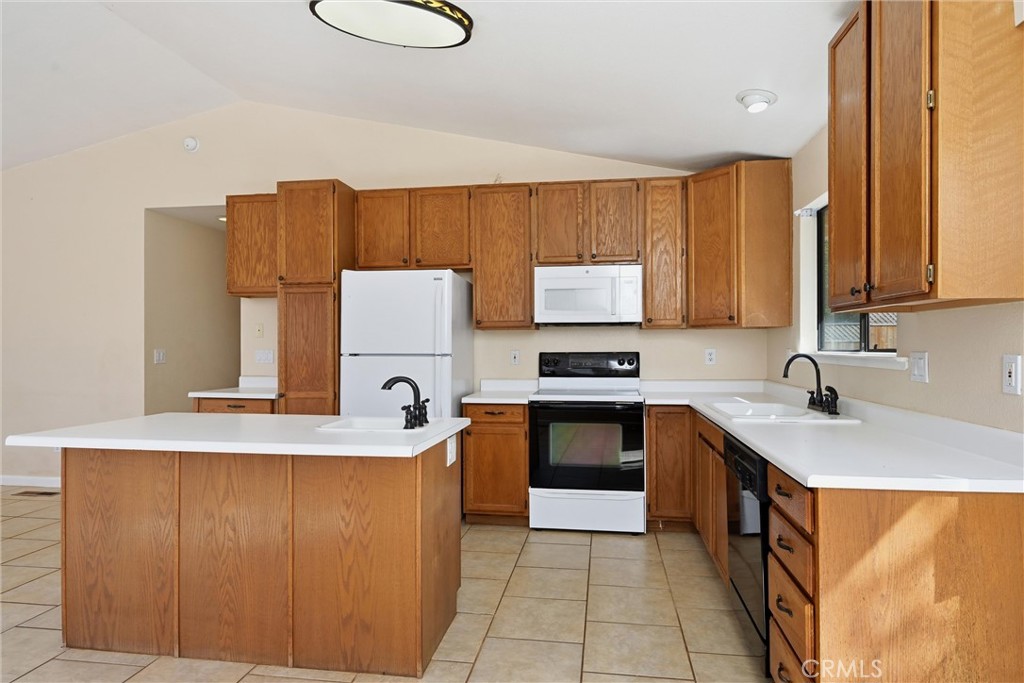 19176 Stonegate Road Hidden Valley Lake, CA 95467 - Photo 9 of 26 Nice, bright kitchen.