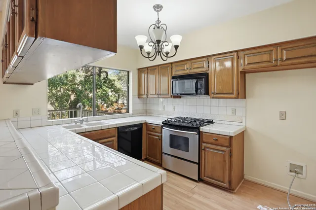 $475,000 | 13010 Hunters Ridge Street, San Antonio, TX 78230