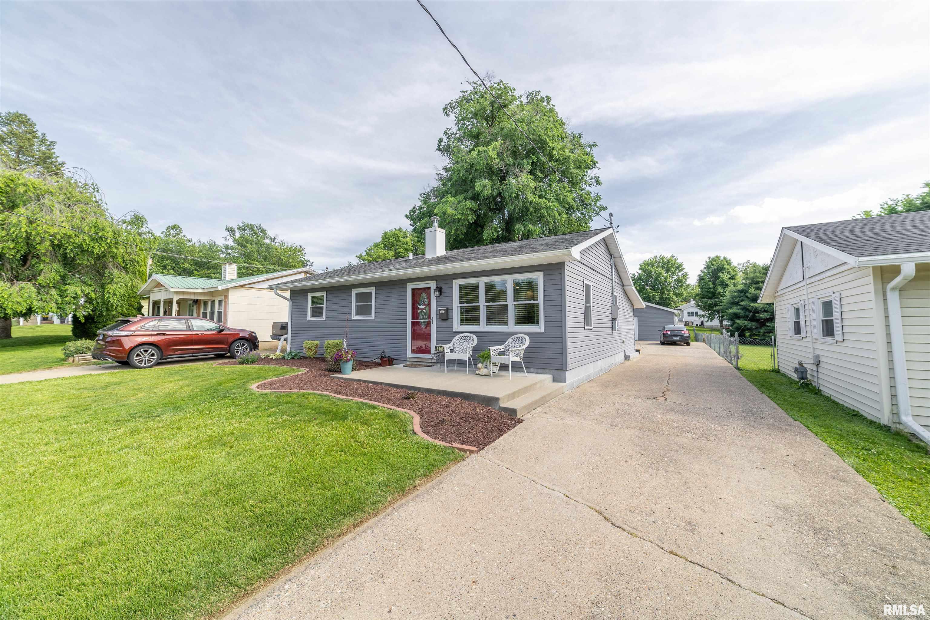 1416 Madison Street Quincy, IL 62301 - Photo 2 of 27