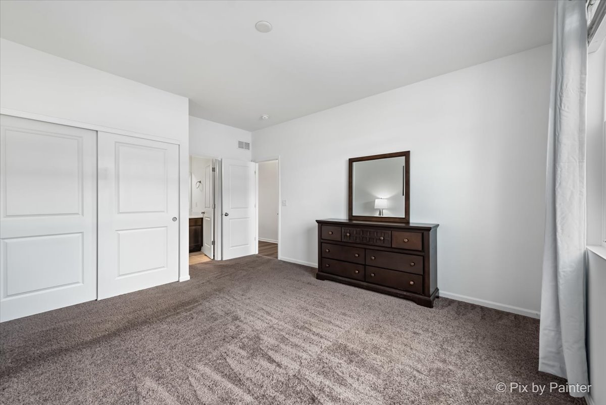 462 Comstock Road South Elgin, IL 60177 - Photo 19 of 23 a view of room with an outdoor space