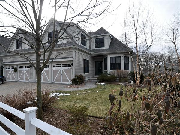 33 Summit Road, Unit 33 Belmont, MA 02478 - Photo 3 of 27 Gallery Image 3