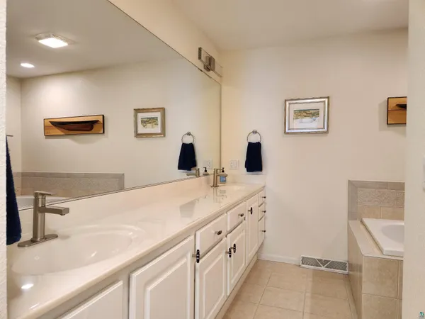 $459,000 | 34605 Pumphouse Road, Unit 404, Bayfield, WI 54814