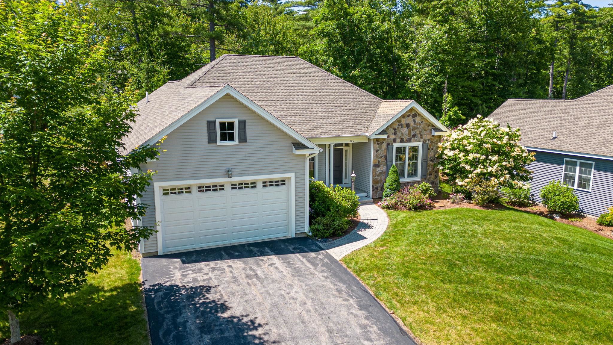 200 Pleasant Pond Way Manchester, NH 03102 - Photo 2 of 34