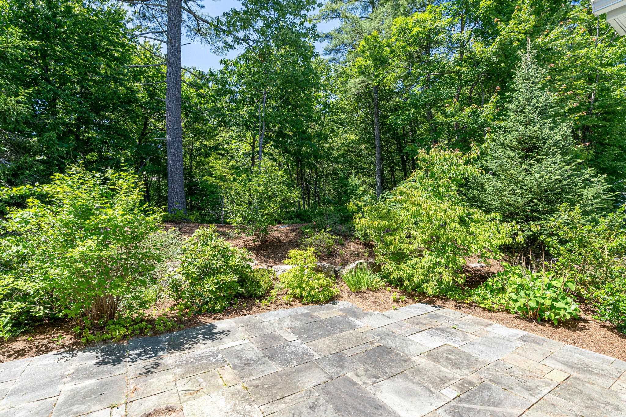200 Pleasant Pond Way Manchester, NH 03102 - Photo 31 of 34