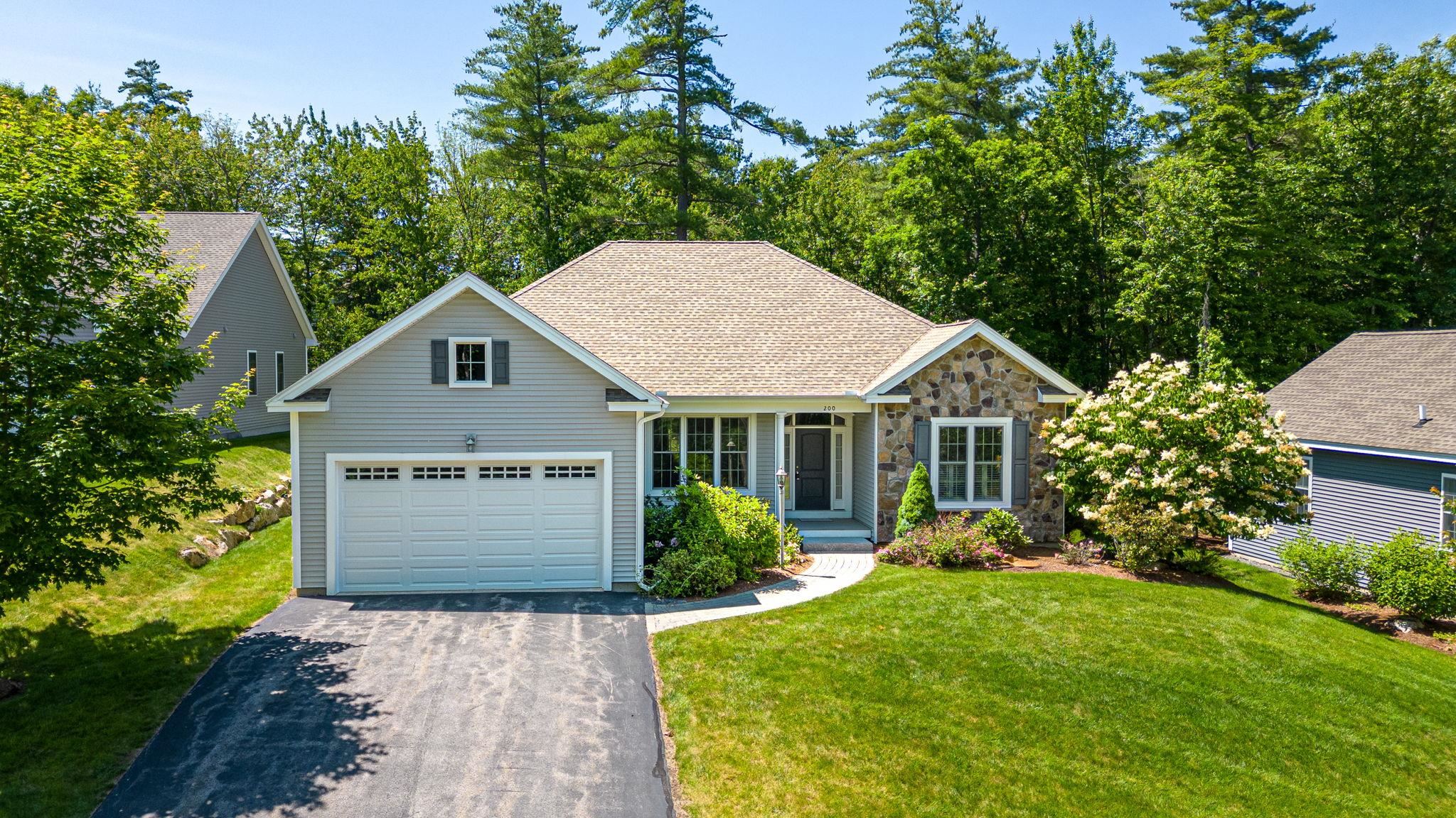 200 Pleasant Pond Way Manchester, NH 03102 - Photo 4 of 34
