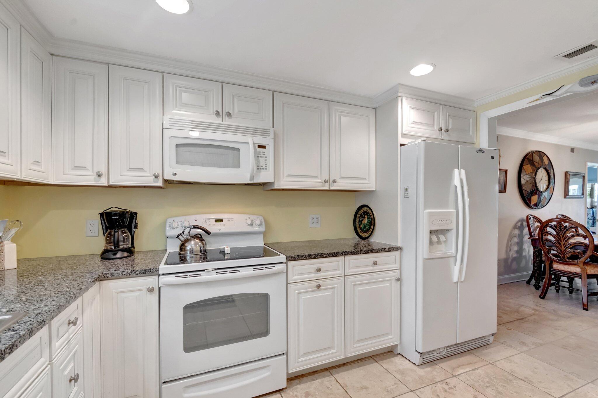 5550 North Ocean Boulevard, Unit 107 Ocean Ridge, FL 33435 - Photo 17 of 38 Kitchen