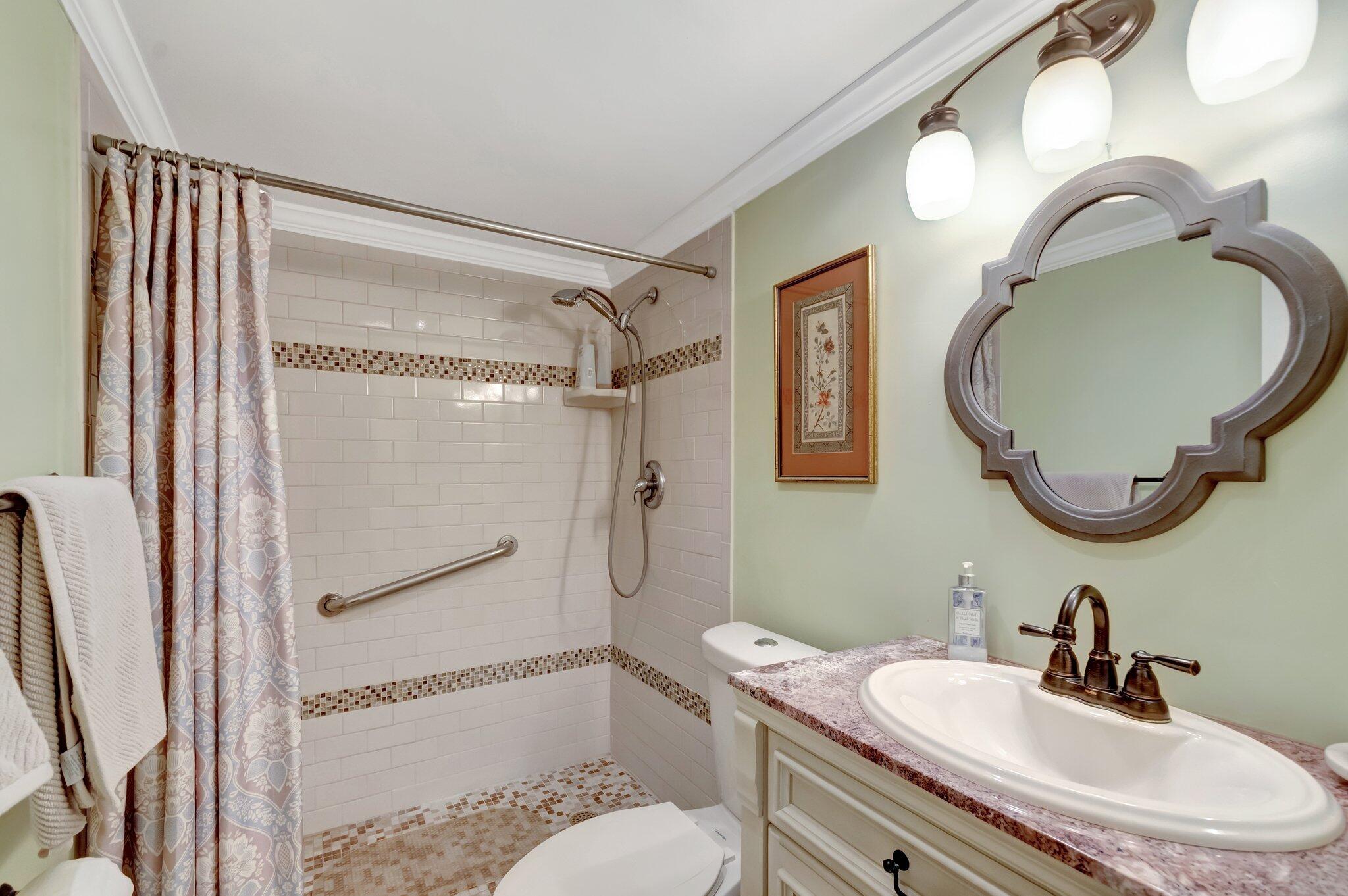 5550 North Ocean Boulevard, Unit 107 Ocean Ridge, FL 33435 - Photo 25 of 38 Second full bath