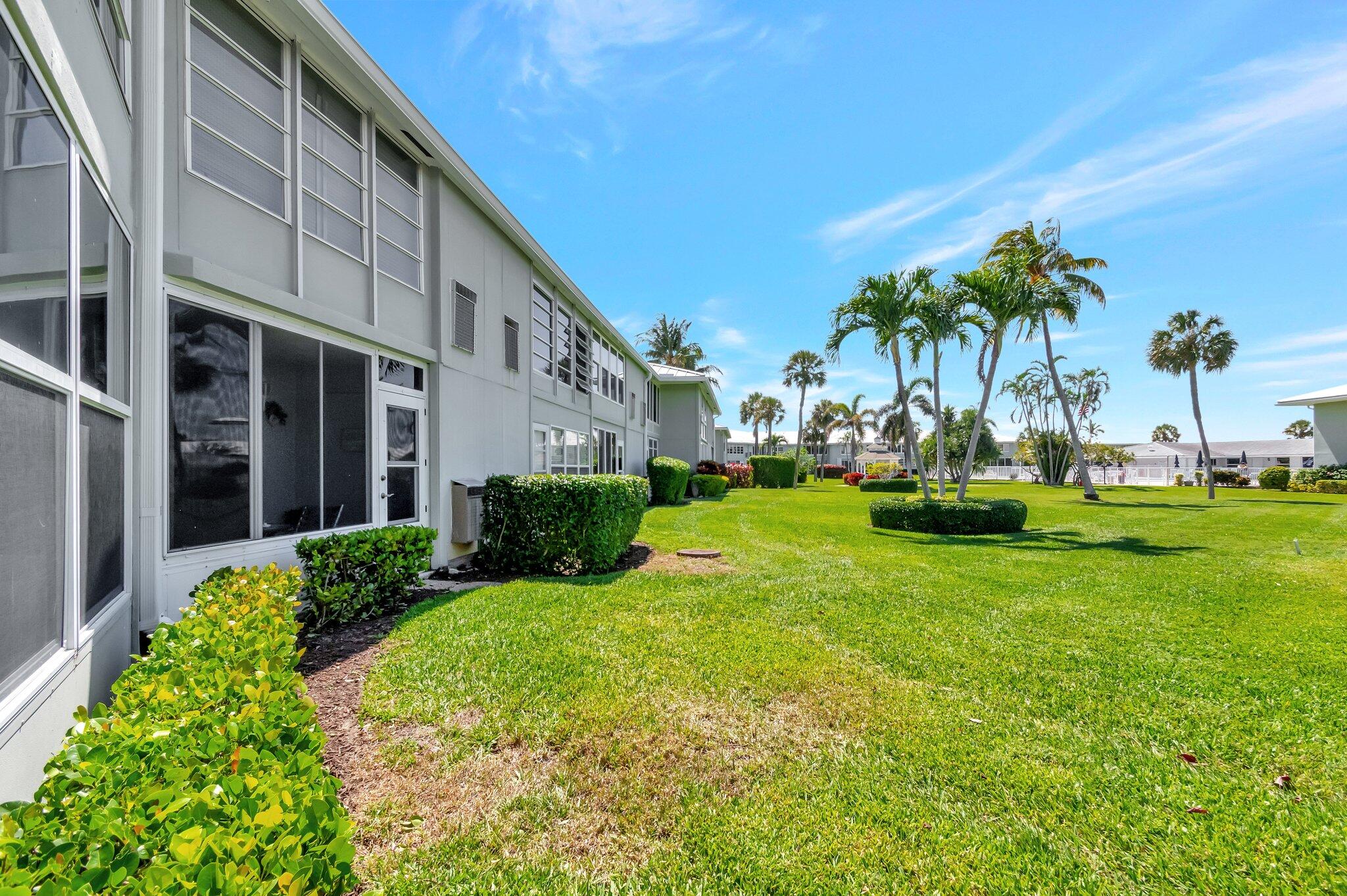 5550 North Ocean Boulevard, Unit 107 Ocean Ridge, FL 33435 - Photo 31 of 38 Courtyard