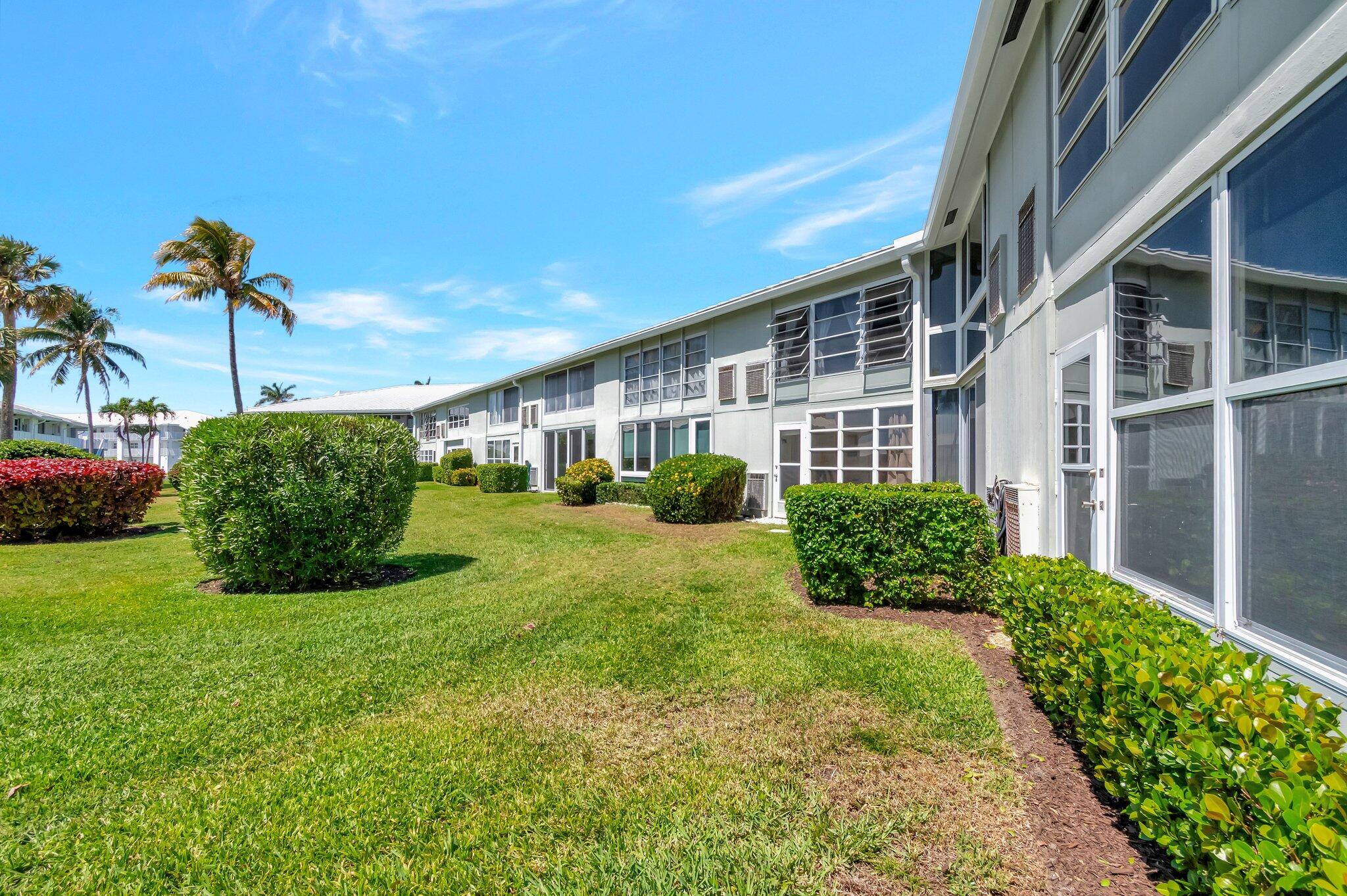5550 North Ocean Boulevard, Unit 107 Ocean Ridge, FL 33435 - Photo 32 of 38 Courtyard