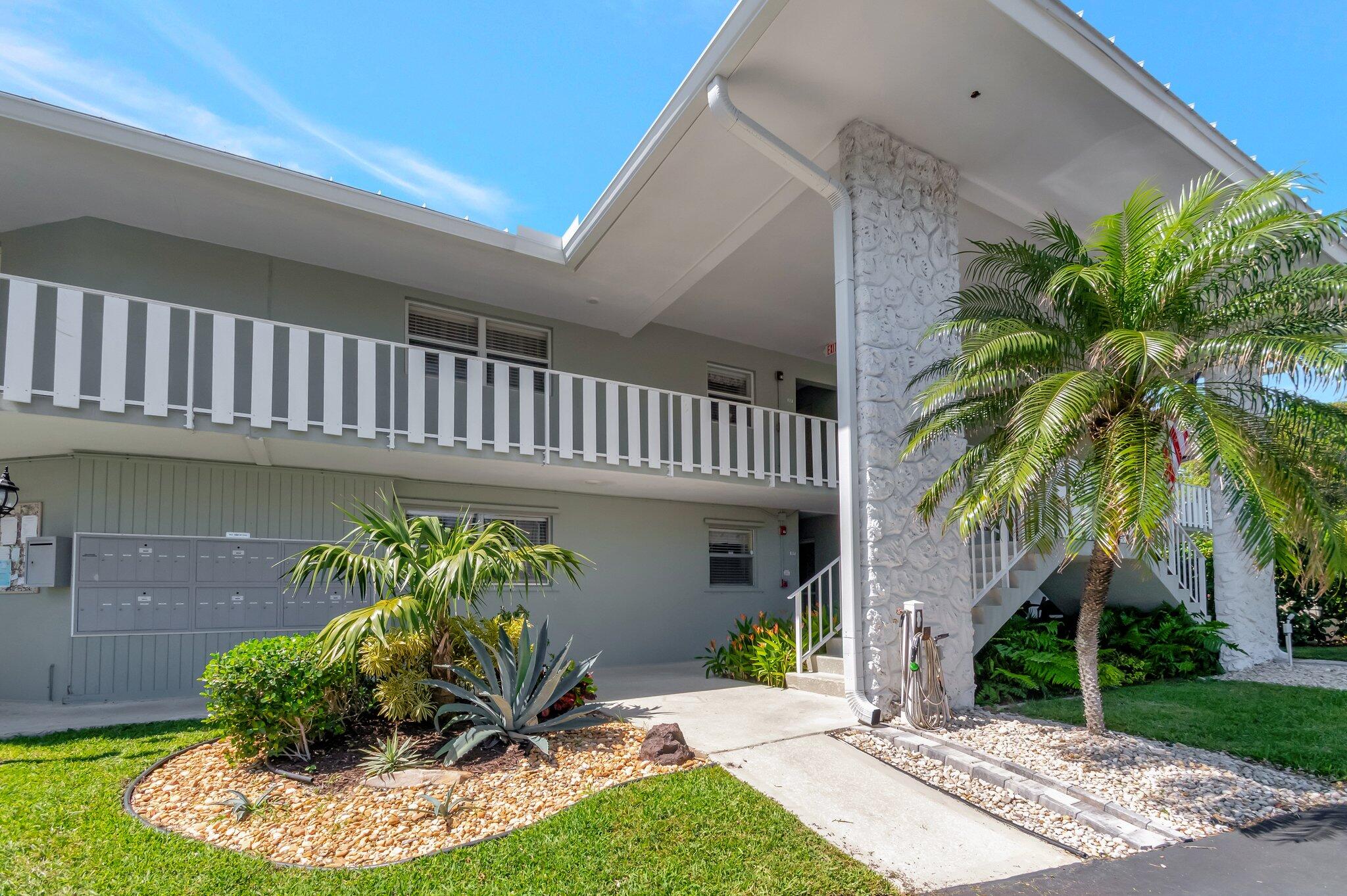 5550 North Ocean Boulevard, Unit 107 Ocean Ridge, FL 33435 - Photo 7 of 38 Front of building