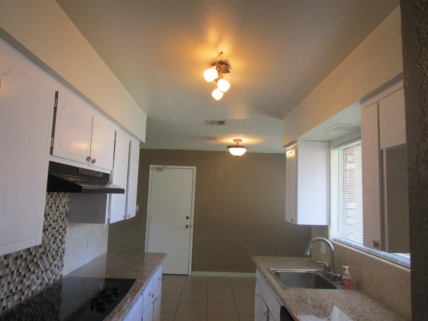 17808 Wabash Road Madera, CA 93638 - Photo 8 of 25 Gallery Image 8