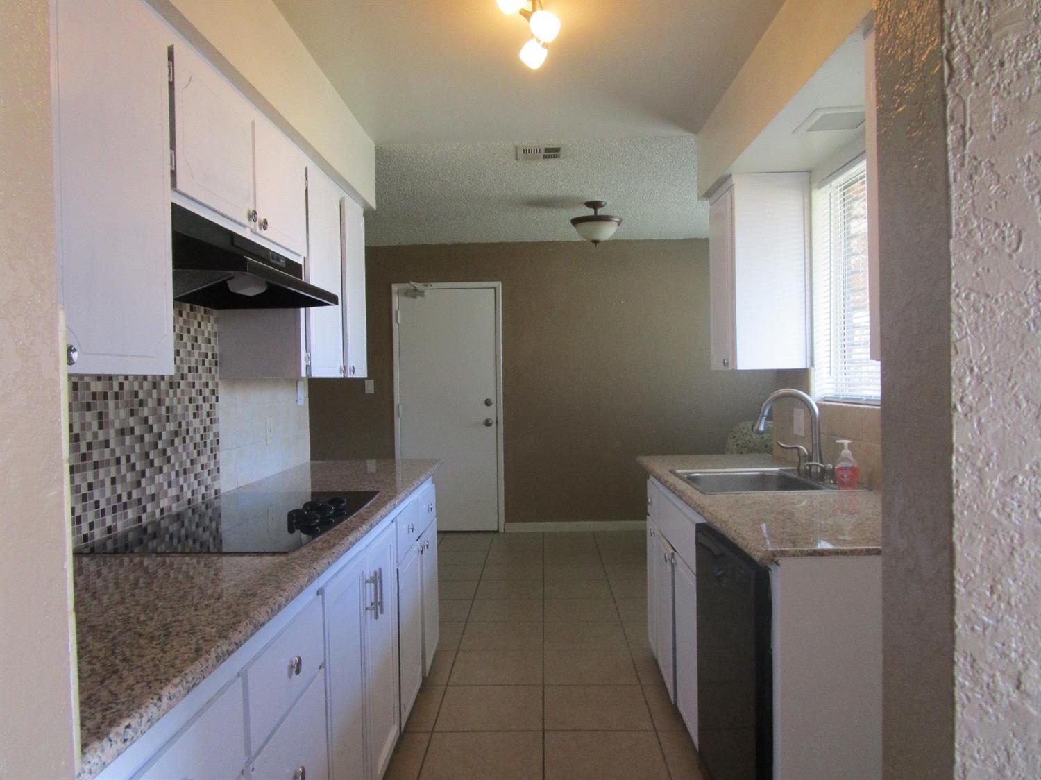 17808 Wabash Road Madera, CA 93638 - Photo 10 of 25 Gallery Image 10