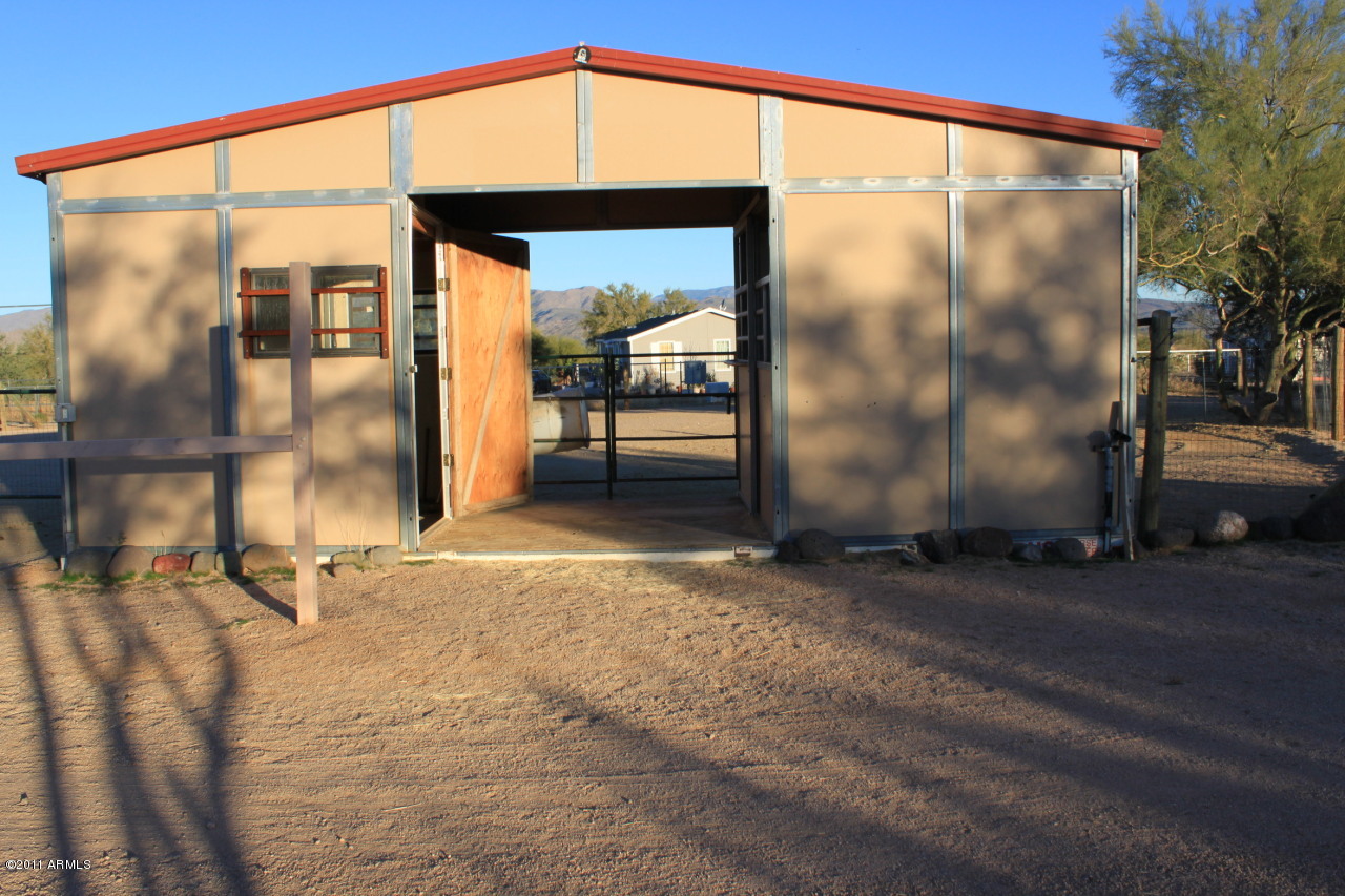 16917 East Montgomery Road Rio Verde, AZ 85263 - Photo 5 of 5 Barn