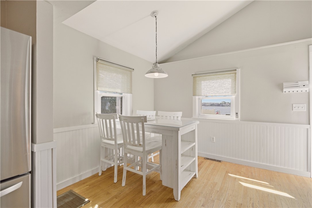 272 Riverside Street Portsmouth, RI 02871 - Photo 23 of 44
