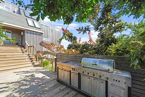 $3,999,999 | 548 Dune Road, Westhampton, NY 11978