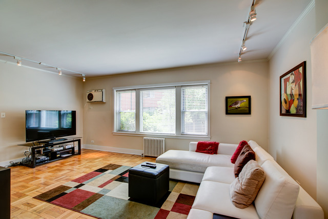 149 Callan Avenue, Unit 1W Evanston, IL 60202 - Photo 8 of 19
