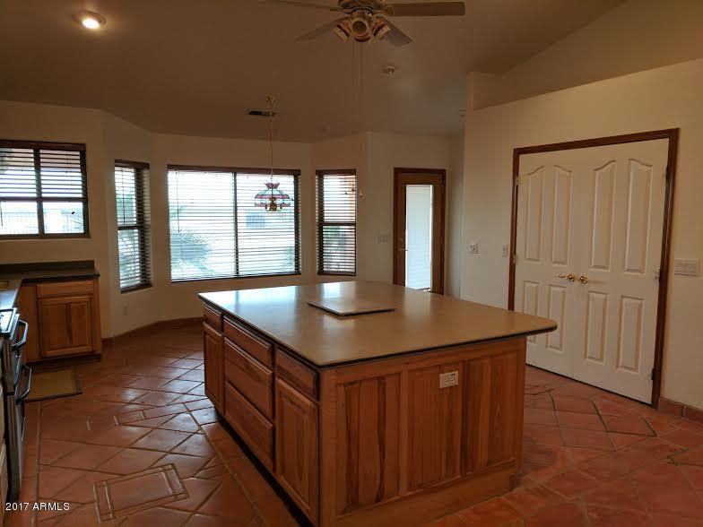 34410 West Eclipse Road Stanfield, AZ 85172 - Photo 18 of 48 Kitchen Dining area